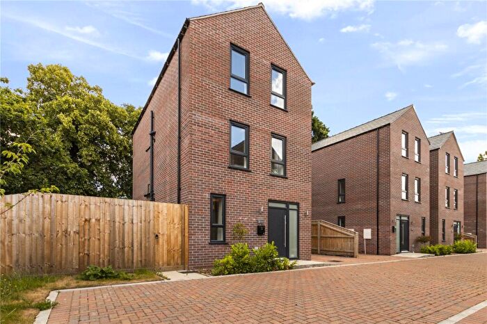 5 Bedroom Detached House For Sale In The Glade, College Street, Grimsby, North East Lincs, DN34