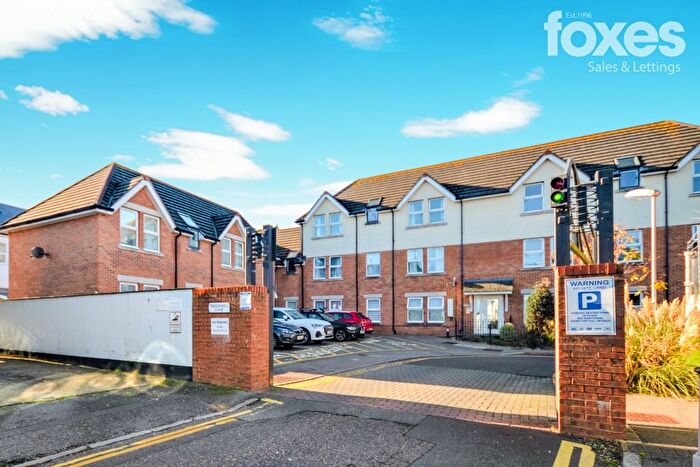 2 Bedroom Flat For Sale In Tregonwell Close, Bournemouth, BH2