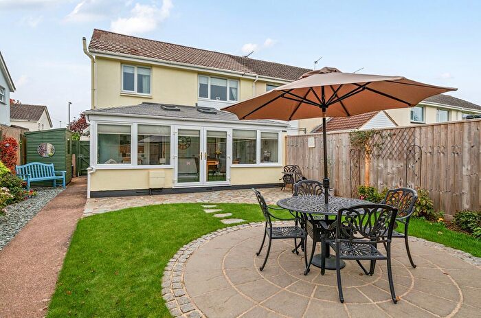 3 Bedroom Semi Detached House For Sale In Chestnut Avenue, Cullompton, Devon, EX15