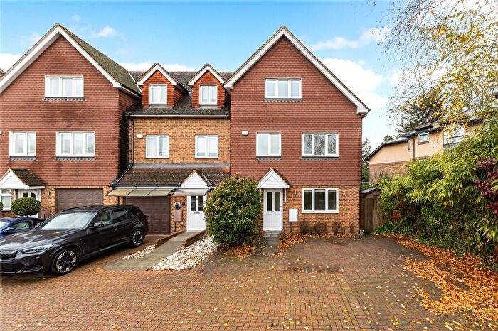 4 Bedroom End Of Terrace House To Rent In Hersham Road, Walton-on-Thames, KT12