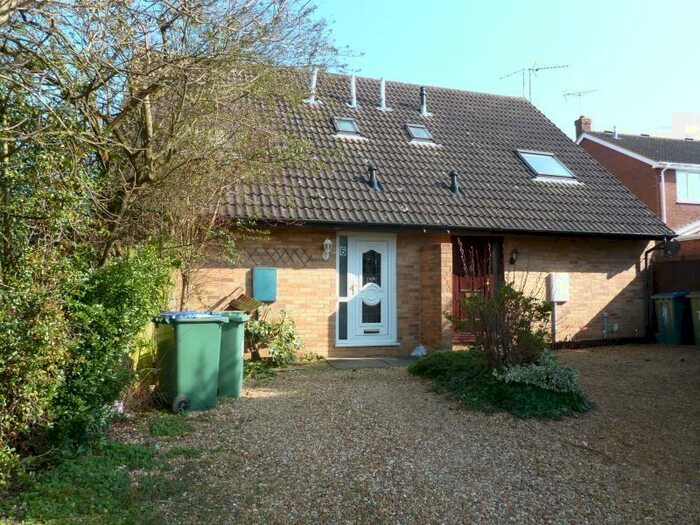 1 Bedroom Semi-Detached House To Rent In Deerfield Close, The Badgers, Buckingham, Buckinghamshire, MK18