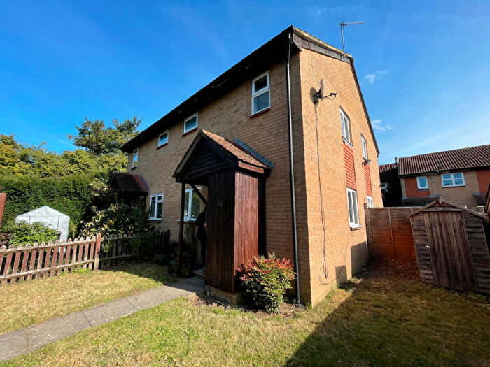 1 Bedroom Terraced House To Rent In Goldsworth Park, Woking, GU21