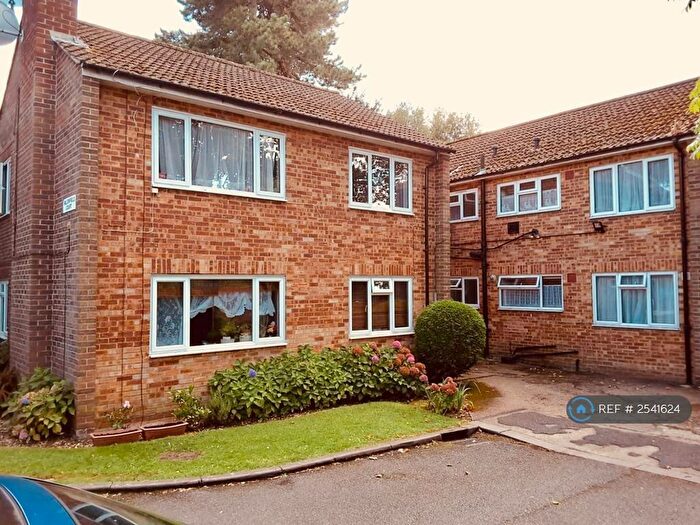 2 Bedroom Flat To Rent In Fallowfield Court, Stanmore Hill, HA7