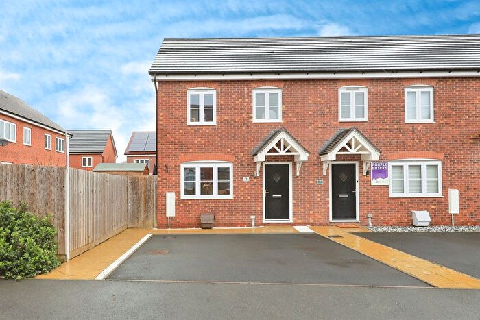 3 Bedroom End Of Terrace House For Sale In Plantation Close, Kidderminster, DY11
