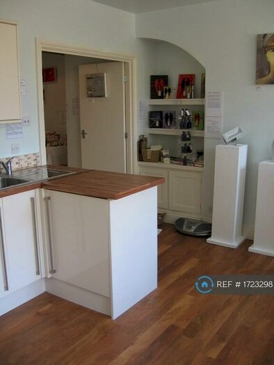 Studio To Rent In Brunswick Terrace, Hove, BN3