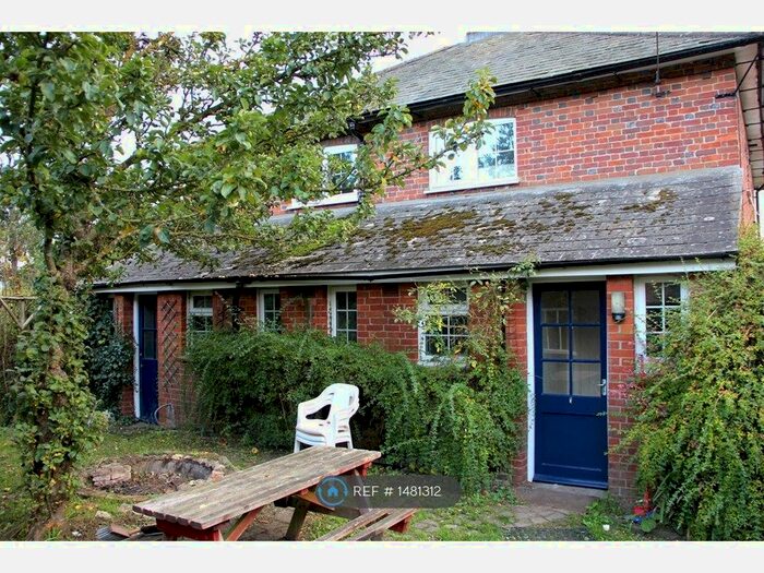6 Bedroom Detached House To Rent In Chalk Pit Cottages, Theale, Reading, RG7