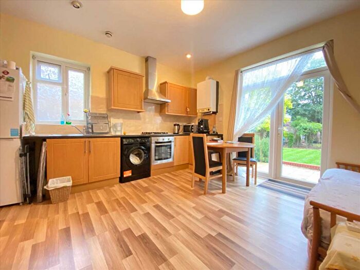 1 Bedroom Flat To Rent In Gordon Road, London, W5