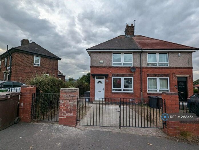 3 Bedroom Semi-Detached House To Rent In Framlingham Place, Sheffield, S2