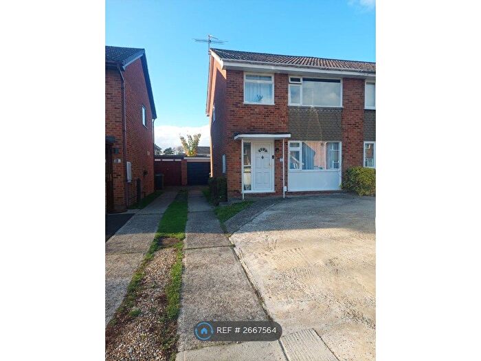 3 Bedroom Semi-Detached House To Rent In Cowden Road, Maidstone, ME14