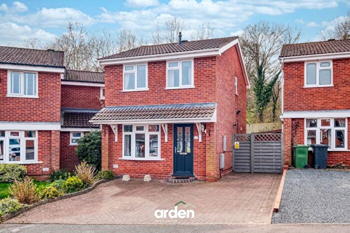 3 Bedroom Detached House For Sale In Stoneleigh Close, Redditch, B98