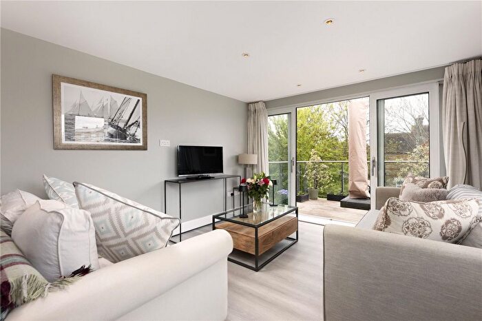 2 Bedroom Flat For Sale In Dryburgh Road, London, SW15