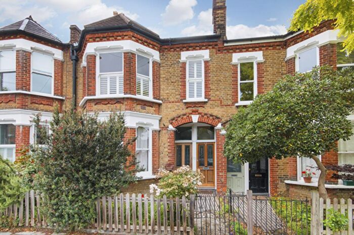 2 Bedroom Maisonette To Rent In Thurlby Road, West Norwood, London, SE27
