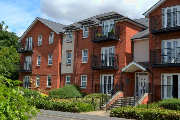 2 Bedroom Flat To Rent In Station Road, Harpenden, AL5