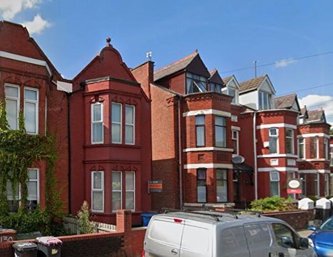 6 Bedroom Terraced House For Sale In Weaste Lane, Salford, M5