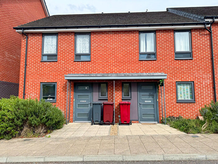 3 Bedroom End Of Terrace House To Rent In Greenham Avenue, Reading, RG2