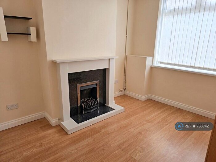 4 Bedroom Terraced House To Rent In Seaford St, Stoke-On-Trent, ST4