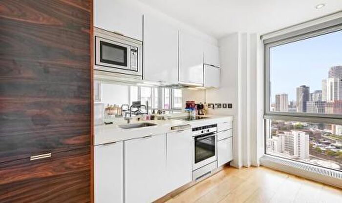 Studio To Rent In Ontario Tower, Fairmount Avenue, Blackwall, Canary Wharf, London, E14