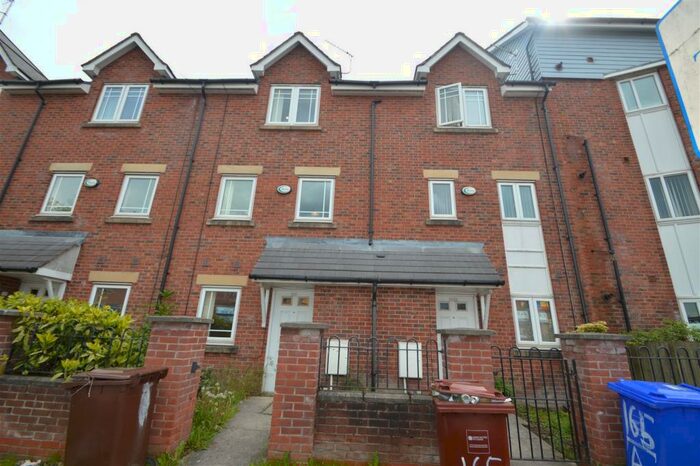 4 Bedroom House To Rent In Chorlton Road, Hulme, Manchester, M15