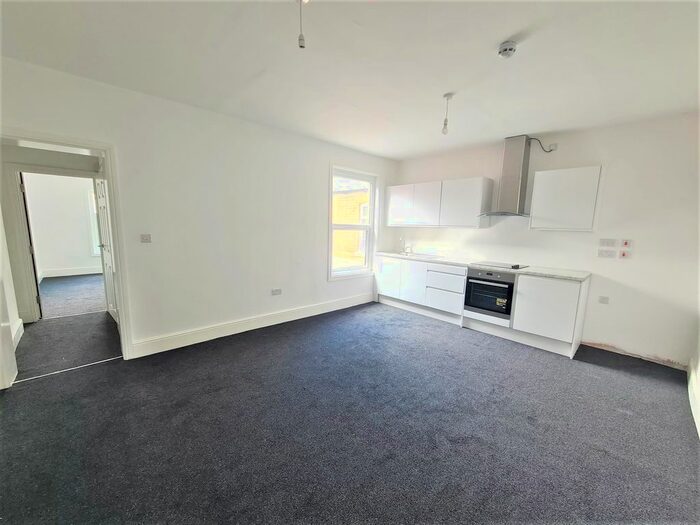 1 Bedroom Flat To Rent In Tettenhall Road, Wolverhampton, West Midlands, WV6