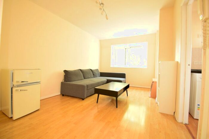 Studio To Rent In Stretford Court, Worple Road, Wimbledon, London, SW19