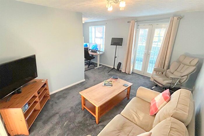 2 Bedroom Apartment For Sale In Chathill Close, Whitley Bay, NE25