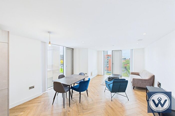 2 Bedroom Flat To Rent In Ellizabeth Tower, M15