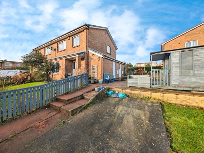 3 Bedroom Semi Detached House For Sale In Highlands Lane, Halifax, West Yorkshire, HX2