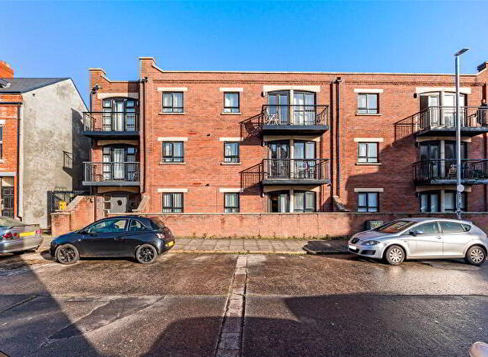 2 Bedroom Apartment / Flats For Sale In Cromwell Court, Cromwell Road, Belfast, BT7