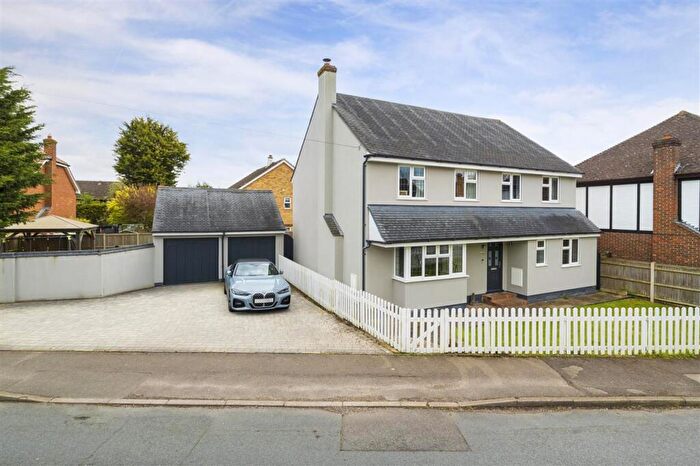 4 Bedroom Detached House For Sale In Swan House, Weavering Street, Weavering, ME14