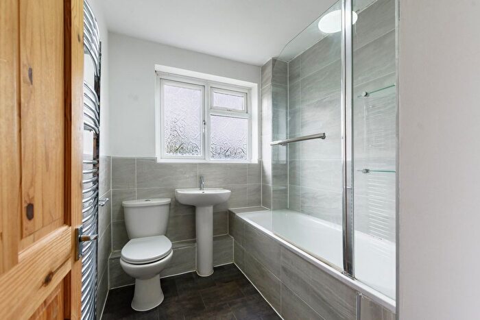 3 Bedroom Terraced House For Sale In Sherwood Close, Bexley, DA5