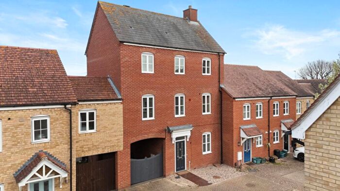 4 Bedroom Link Detached House For Sale In Freeman Close, Colchester, CO4