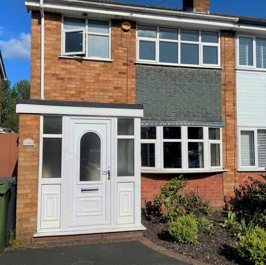 3 Bedroom Semi-Detached House To Rent In Kemsey Drive, Bradley, WV14