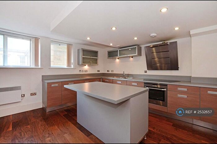 2 Bedroom Flat To Rent In Holly Street, Sheffield, S1