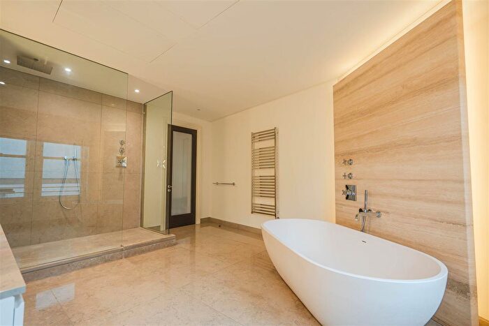 2 Bedroom Flat To Rent In Duke Street, Mayfair, W1K