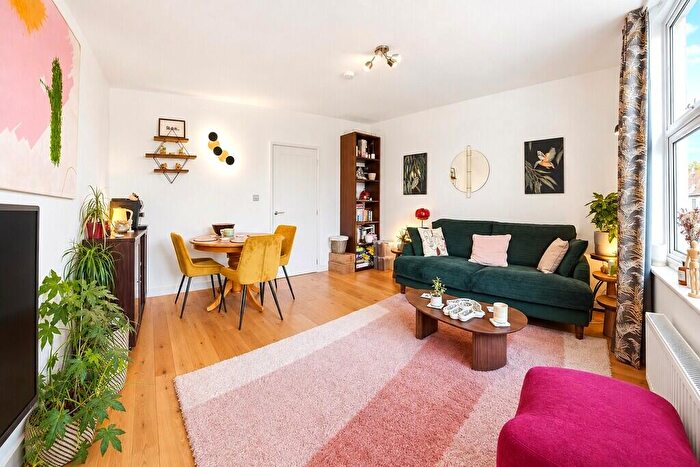 2 Bedroom Apartment For Sale In Chaplin Road, London, NW2