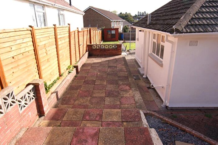 2 Bedroom Bungalow For Sale In Southlands Avenue, Corfe Mullen, BH21
