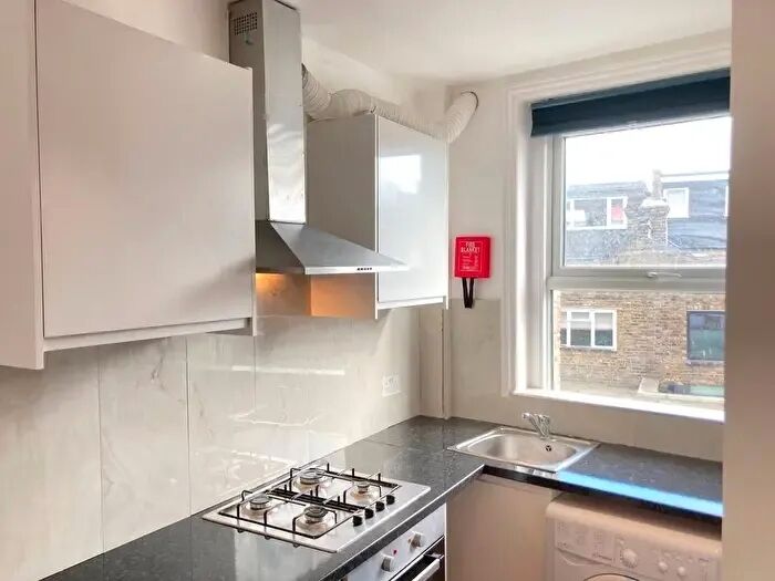 Studio To Rent In Chiswick High Road, London, W4