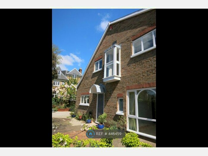 3 Bedroom Detached House To Rent In Kidbrooke Grove, London, SE3