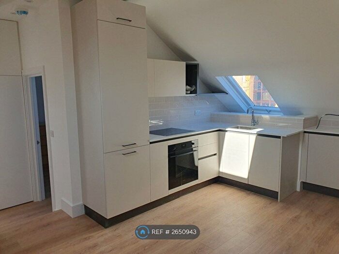 2 Bedroom Flat To Rent In Cromwell Avenue, London, N6