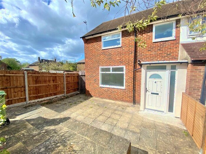 3 Bedroom End Of Terrace House To Rent In Radfield Way, Sidcup, Kent, DA15