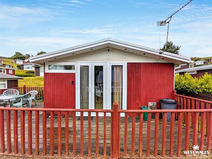 3 Bedroom Chalet For Sale In Llangain, Carmarthen, SA33