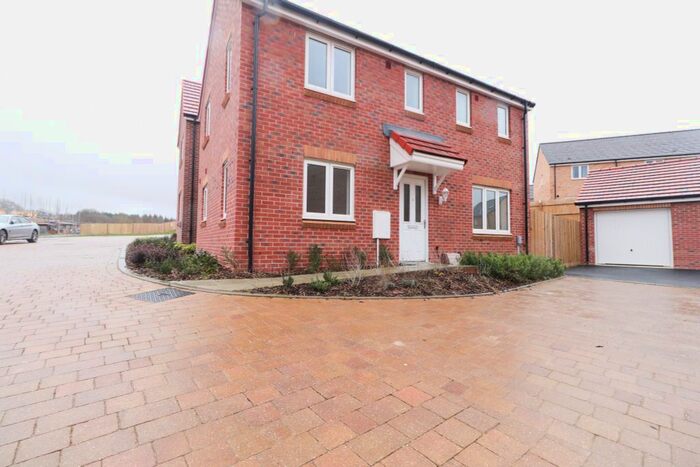 3 Bedroom Detached House To Rent In Halter Way, Andover, SP11