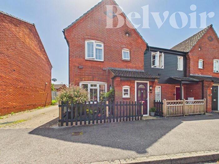 3 Bedroom Terraced House For Sale In Breadels Field, Basingstoke, RG22