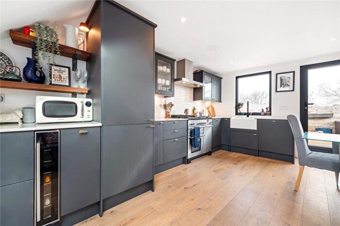 4 Bedroom Apartment For Sale In Grove Vale, East Dulwich, London, SE22