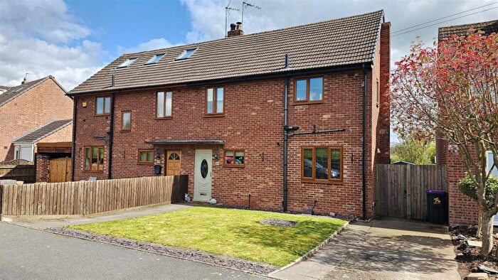 3 Bedroom Semi-Detached House For Sale In Coneygrey Spinney, Flintham, NG23