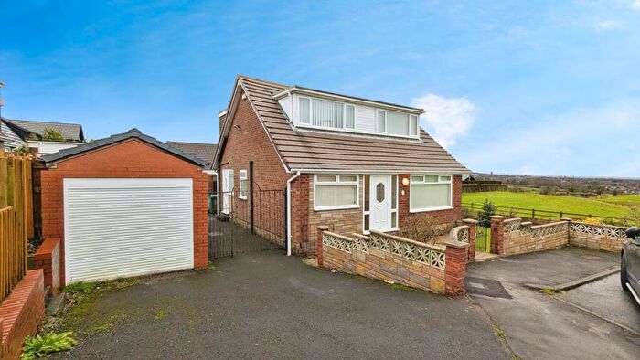 3 Bedroom Detached House For Sale In Rockingham Close, High Crompton, Shaw, OL2