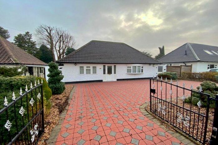 2 Bedroom Bungalow To Rent In Toston Drive, Nottingham, NG8