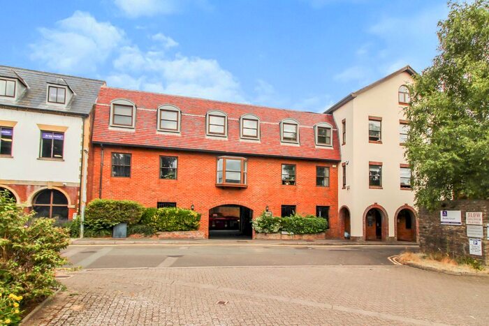 2 Bedroom Flat To Rent In Dammas Lane, Old Town, Swindon, SN1