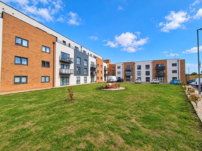 2 Bedroom Flat For Sale In Blackthorn Apartments, Gorse Road, Luton, Bedfordshire, LU1