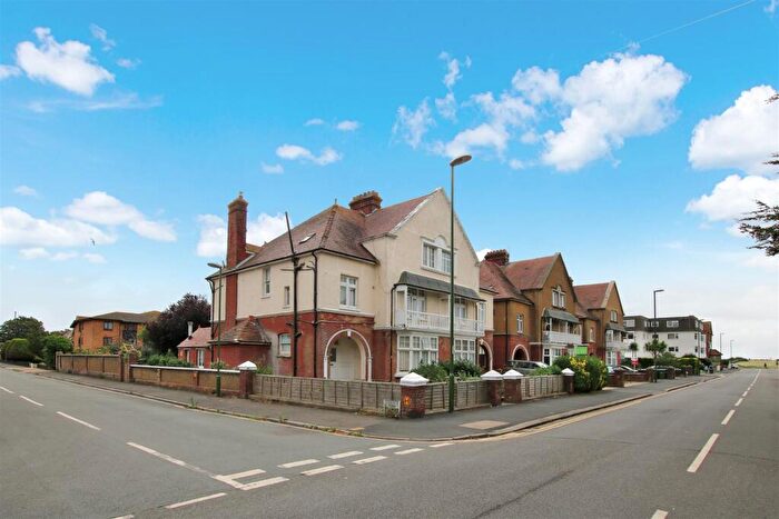 8 Bedroom Semi-Detached House For Sale In Beach Road, Littlehampton, West Sussex, BN17